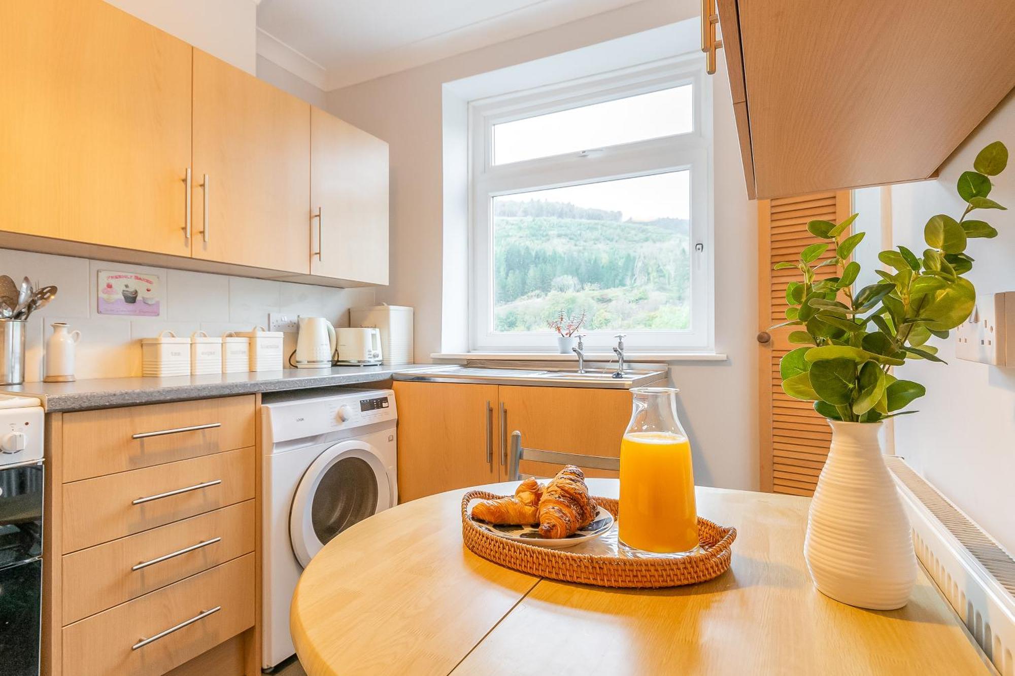 The View Spacious Apartment In Afan Forest Bike Park By Staystaycations Port Talbot Exterior photo